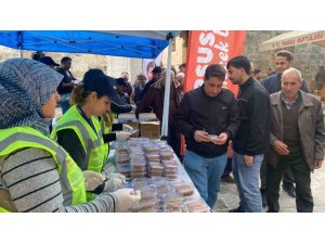 TARSUS’TA ŞEHİTLER İÇİN HELVA İKRAMI