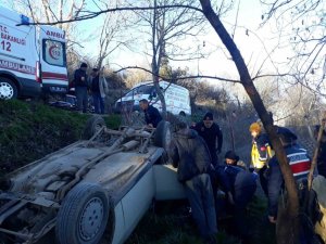 BURDUR’DA KONTROLDEN ÇIKAN OTOMOBİL TAKLA ATTI: 1 YARALI