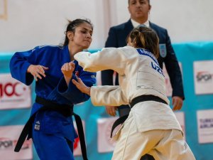 ÇEYREK FİNALDE ELENDİLER