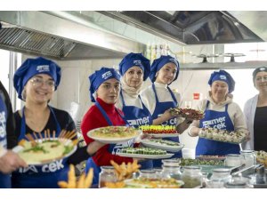 MERCEK’TE YENİ YIL COŞKUSU RENKLİ ATÖLYELERLE YAŞANDI