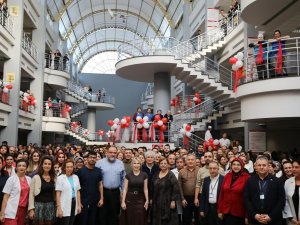 AÜ HASTANESİ'NDE YENİ YIL COŞKUSU