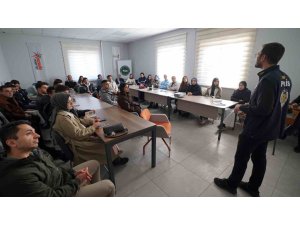 KAHRAMANMARAŞ’TA ’PUSULA MARAŞ’TAN FARKINDALIK SEMİNERİ