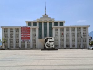 DÖŞEMEALTI BELEDİYESİ'NDE 4 TUTUKLAMA