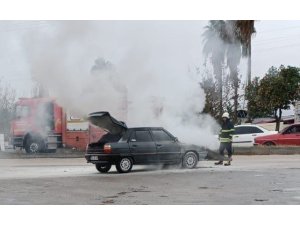 PARK HALİNDEKİ OTOMOBİLDE YANGIN ÇIKTI