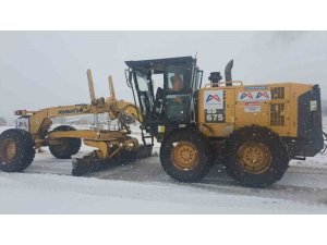 SİLİFKE’NİN KIRSALINDA KARLA MÜCADELE