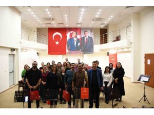 ŞEHİT YAKINLARI VE GAZİLER İÇİN "AY YILDIZ" KOROSU KURULDU