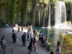 DÜDEN ŞELALESİ 900 BİN ZİYARETÇİ AĞIRLADI