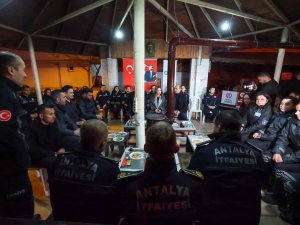 ÖZDEMİR, 2026 YILINI İTFAİYE PERSONELİ İLE KARŞILADI