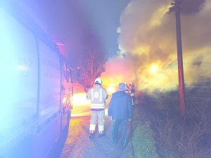 DÖRTYOL’DA YANAN OTOMOBİL KULLANILMAZ HALE GELDİ