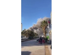 FABRİKADA YAŞANAN PATLAMAYLA YÜKSELEN DUMAN PANİĞE NEDEN OLDU