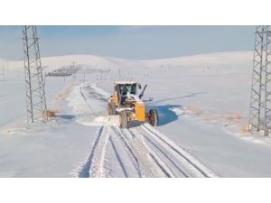 KAHRAMANMARAŞ’TA KAR TEMİZLİĞİ