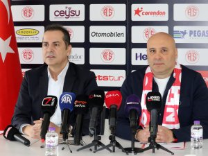 ANTALYASPOR'DA İMZA TÖRENİ