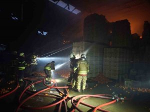 PANTOLONUNU GİYMEK İÇİN GERİ DÖNEN 19 YAŞINDAKİ İŞÇİ DUMANDAN ETKİLENEREK ÖLDÜ