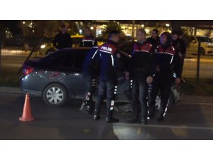 ANTALYA’DA POLİSTEN KAÇAN SÜRÜCÜ KAZA YAPTI