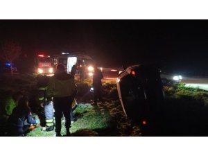 KONTROLDEN ÇIKAN OTOMOBİL DEVRİLDİ, SÜRÜCÜ YARALANDI