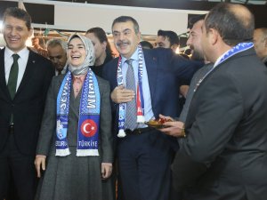 BAKAN TEKİN: "KİM DERSE DESİN, DEVRİM NİTELİĞİNDE İŞLER YAPTIK"