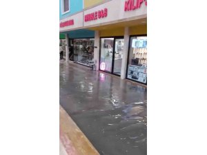 İSKENDERUN AYAKKABICILAR ÇARŞISI SULAR ALTINDA KALDI