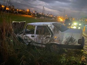 SERİK’TE İKİ OTOMOBİLİN KARIŞTIĞI KAZADA 1 KİŞİ YARALANDI