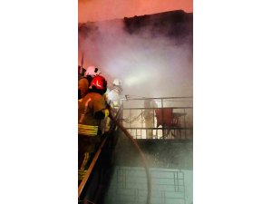 KAHRAMANMARAŞ’TA METRUK EVDE YANGIN