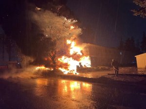 ANTAKYA’DA ŞANTİYEDE KORKUTAN YANGIN