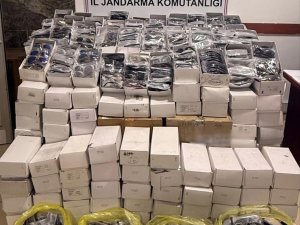 KAÇAK GÜNEŞ GÖZLÜKLERİ ELE GEÇİRİLDİ