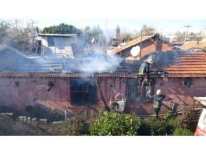 EVLERİNİN YANIŞINI GÖZYAŞLARI İÇİNDE İZLEDİ