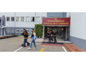 EVDEN AK-47 VE EL BOMBASI ÇIKTI: 4 TUTUKLAMA