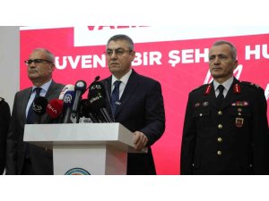 VALİ TOROS AÇIKLADI: MERSİN’DE SUÇ ORANLARI DÜŞTÜ, AYDINLATMA ORANI YÜZDE 99,6’YA YÜKSELDİ