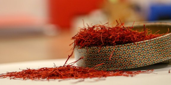 SAFRAN, MISIR KOÇANI VE AT KILI İLE TAKLİT EDİLİYOR