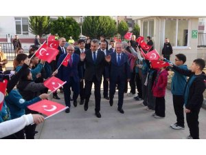 KARNE GÜNÜNDE DUYGULANDIRAN TÖREN: ŞEHİTLERİN İSMİ VERİLEN OKULLAR AÇILDI