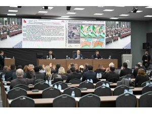 MERSİN BÜYÜKŞEHİR MECLİSİNDE 2,5 MİLYAR TL’LİK BORÇLANMA TARTIŞILDI