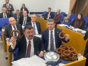 ARI: “EMEKLİNİN HAKKINI SAVUNMAK ASLİ GÖREVİMİZDİR!”