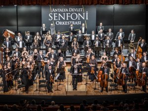 ADSO SANATSEVERLERLE BULUŞTU