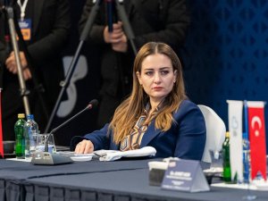 ÖZDEMİR: "HALK İÇİN ÇALIŞMAYA DEVAM EDECEĞİZ"