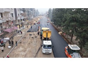 KAHRAMANMARAŞ’TA AZERBAYCAN BULVARI’NA ASFALT ÇALIŞMASI