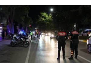 ISPARTA’DA BİR HAFTALIK POLİS DENETİMLERİNDE 40 ARANAN ŞAHIS YAKALANDI