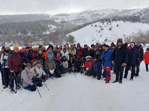 DOĞA SPORU TUTKUNLARININ KAR YÜRÜYÜŞÜ