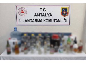 KEMER’DE KAÇAK VE SAHTE İÇKİ ELE GEÇİRİLDİ
