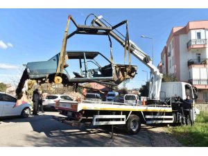 KEPEZ’DE TERK EDİLMİŞ HURDA ARAÇLAR KALDIRILDI