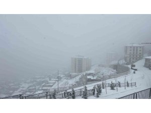 KAHRAMANMARAŞ’TA 61 YOL ULAŞIMA KAPANDI