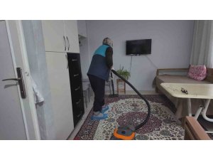 AKDENİZ BELEDİYESİNDEN KİMSESİZ, ENGELLİ VE YAŞLILARA ŞEFKAT ELİ