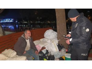 BANKTA HAYATINI SÜRDÜREN ADAM, OTELDE KONAKLAMAYI KABUL ETMEDİ