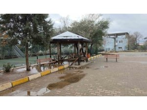 OKUL BAHÇESİNDE 17 YAŞINDAKİ ÇOCUĞUN CANSIZ BEDENİ BULUNDU