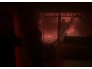 GAZİPAŞA’DA MAHALLE KONAĞINDA YANGIN KORKUTTU