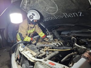 SAMANDAĞ’DA OTOMOBİL YANGINI