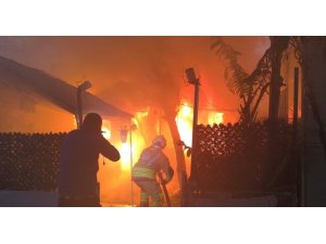 SAMANDAĞ’DA KONTEYNER YANGINI