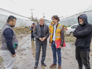 BÜYÜKŞEHİR, SEL FELAKETİNDE ZARAR GÖREN VATANDAŞIN YANINDA