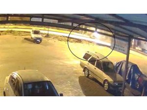 ECE BEBEĞİN CAN VERDİĞİ KAZA GÜVENLİK KAMERASINDA