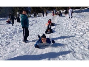 KARIN TADINI ÇOCUKLAR ÇIKARDI: KİMİ LEĞENLE KİMİ NAYLONLA KAYDI