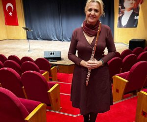 FLÜT SANATÇISI LELYA BAYRAMOĞULLARI'NA DÜNYA ÇAPINDA ÖDÜL